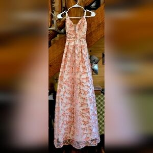 NEW with Tags. Floral Embroidered Pink Dress,sz 4